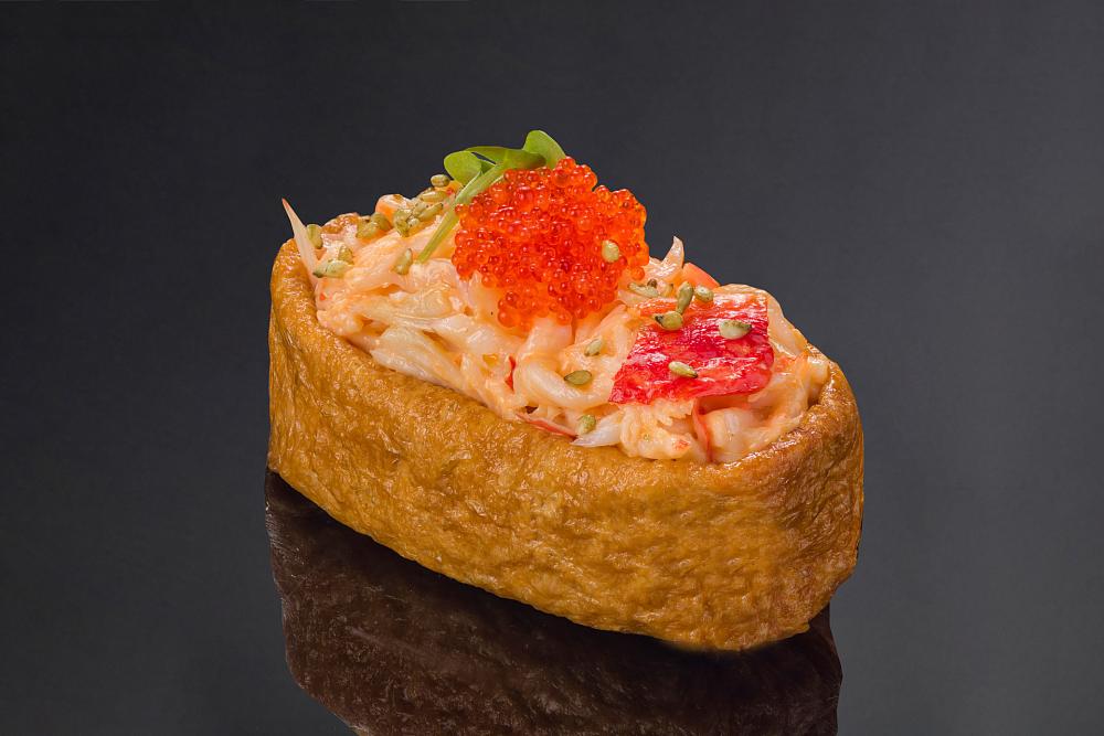 Инари с камчатским крабом Инари с камчатским крабом